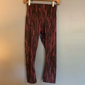 Lululemon Wunder Under cropped leggings